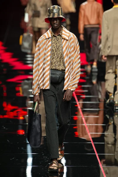 Look 39